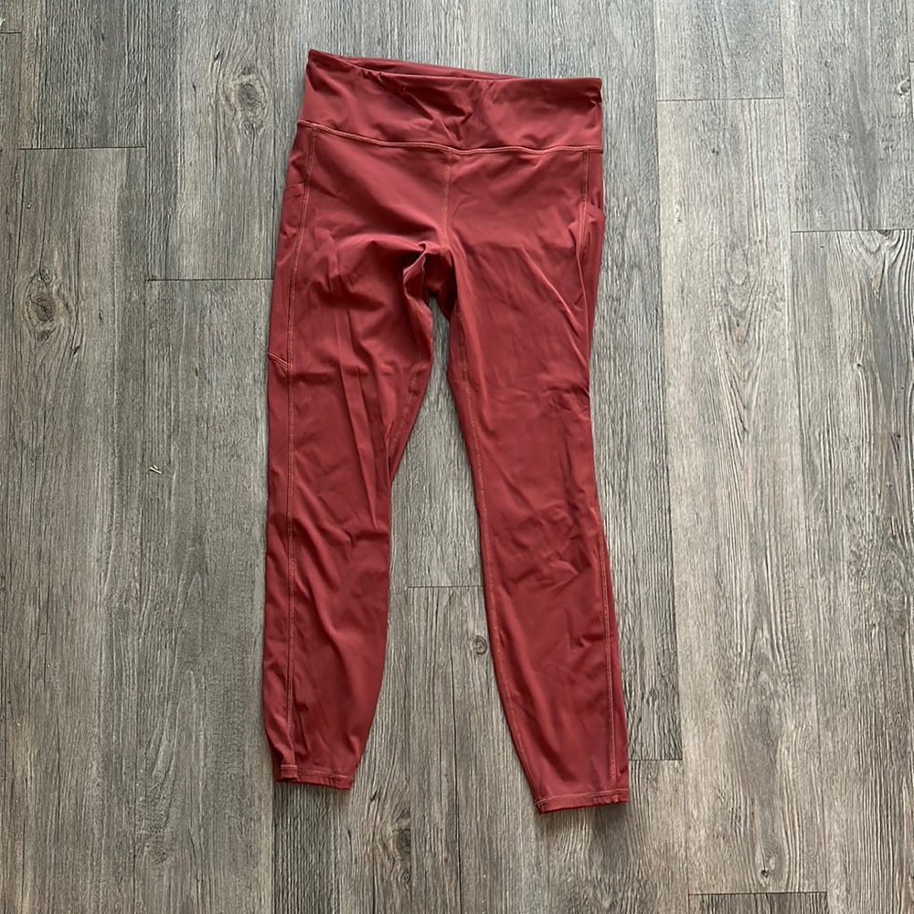 Vuori Women's Leggings in Deep Brick Red